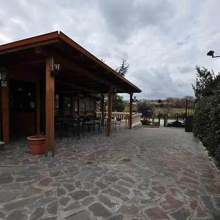 بيت ضيافة Casale De Santis 4*